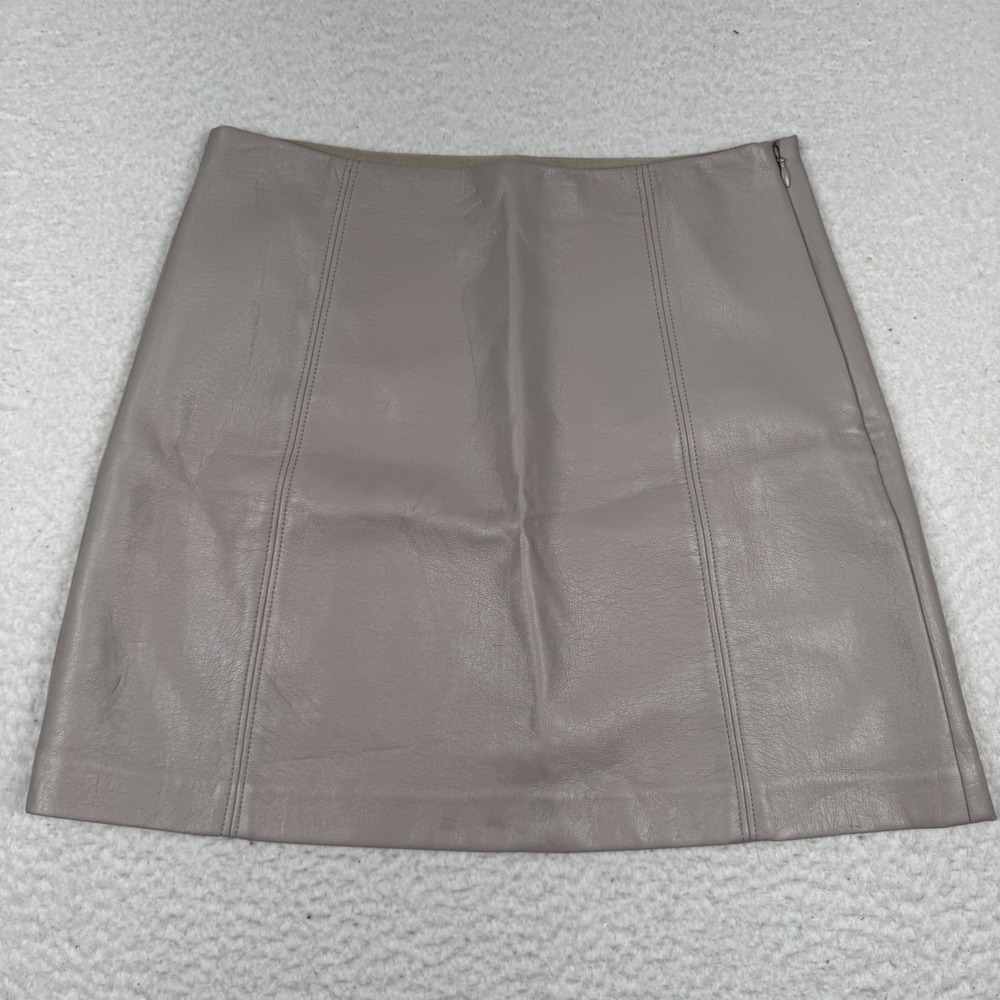 Babaton Aritzia Skirt Women's 6 Modern Mini Vegan Faux Leather‎ Beige EUC
